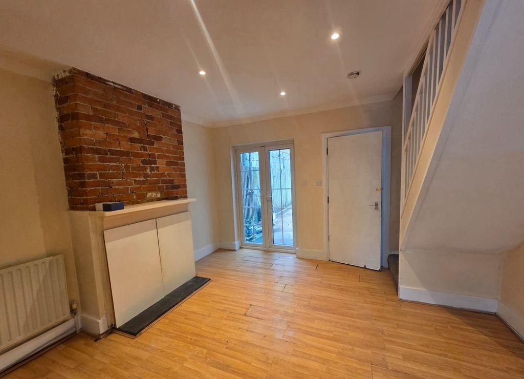 Property photo 3 of 7