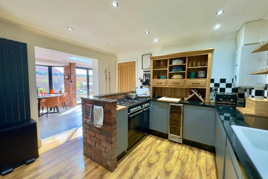 Property photo 2 of 30