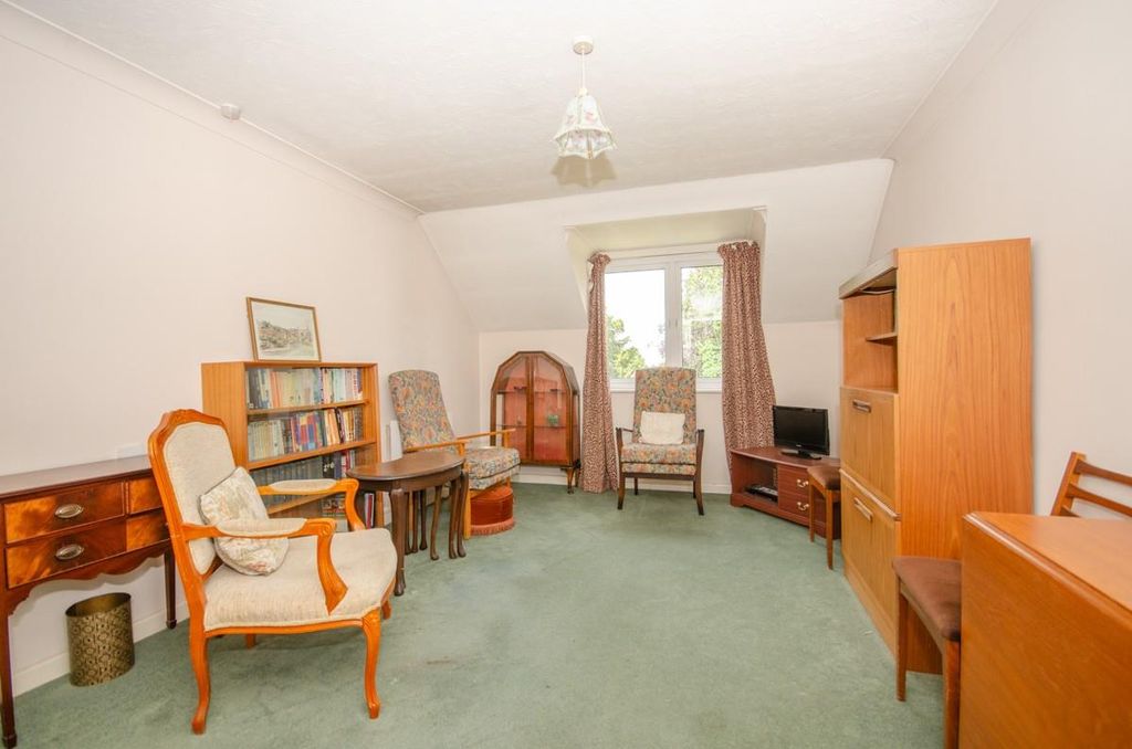 Property photo 2 of 16 Lounge.Jpg