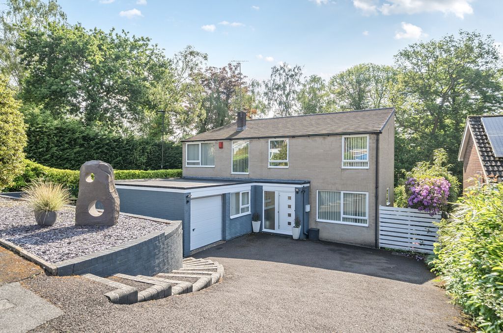 Property photo 1 of 14 1296913-1-682ee07...