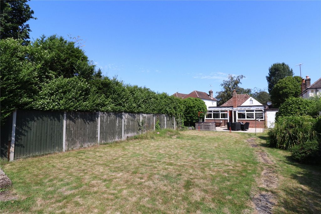 Property photo 2 of 12 Garden