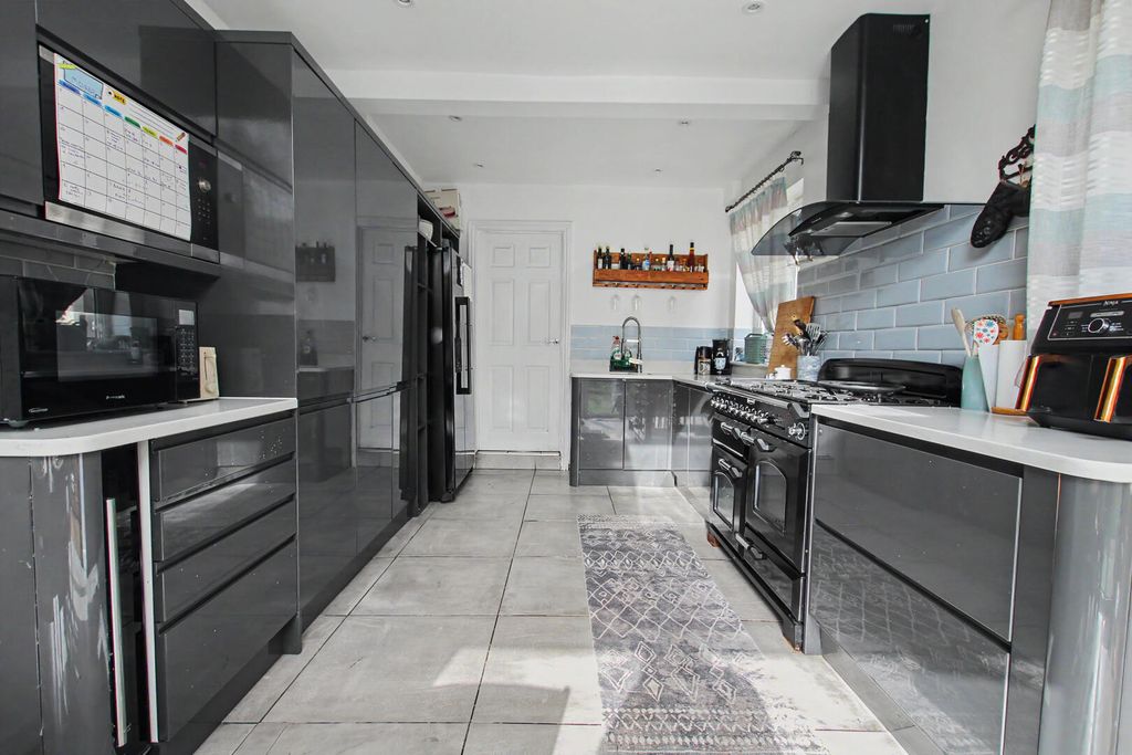 Property photo 3 of 16 Kitchen
