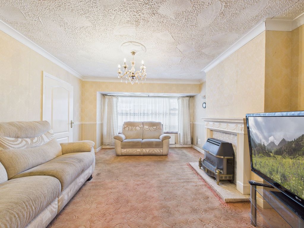 Property photo 2 of 13 Lounge