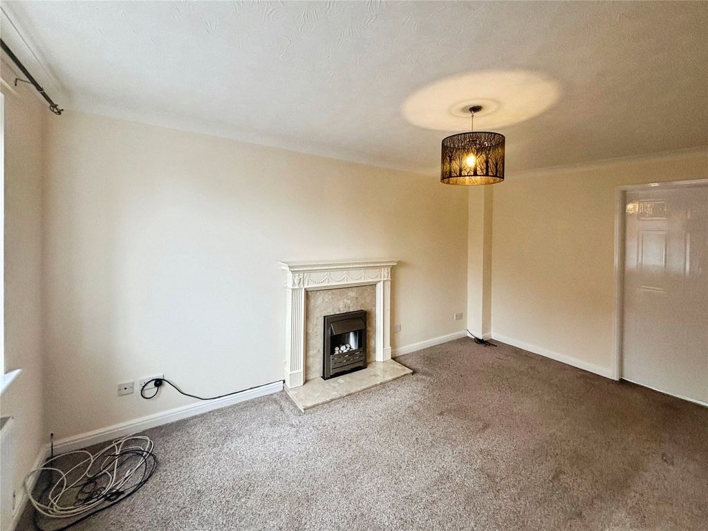 Property photo 2 of 10 Living Room