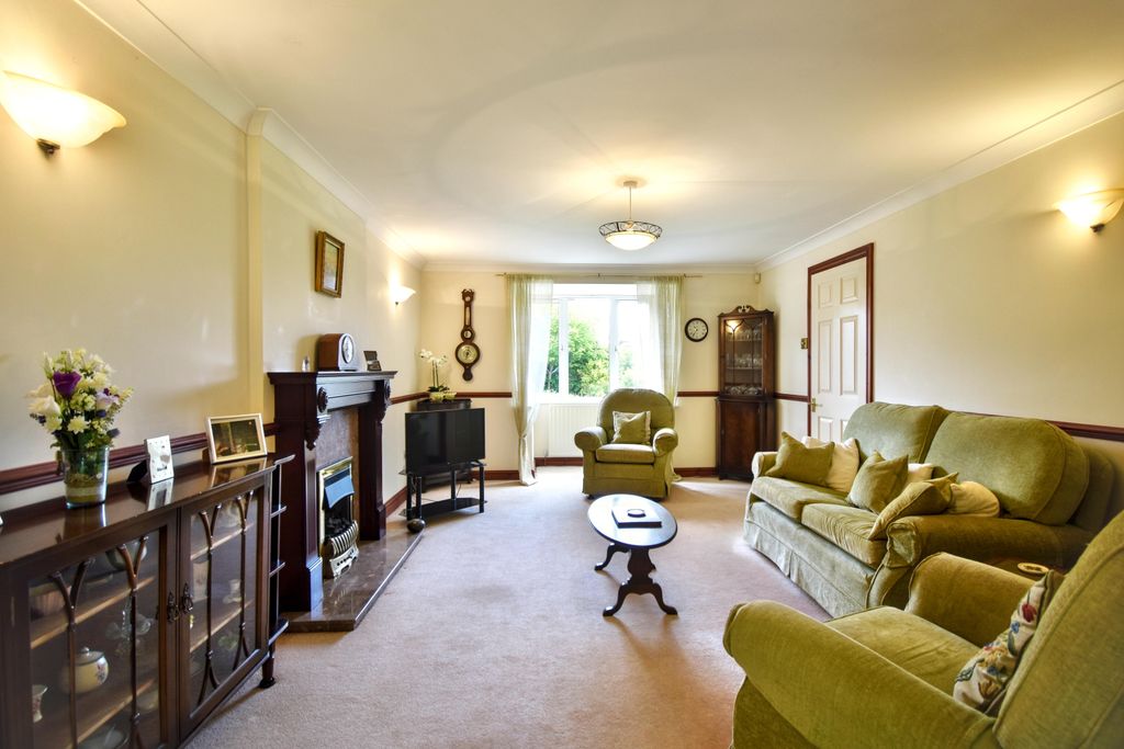 Property photo 3 of 24