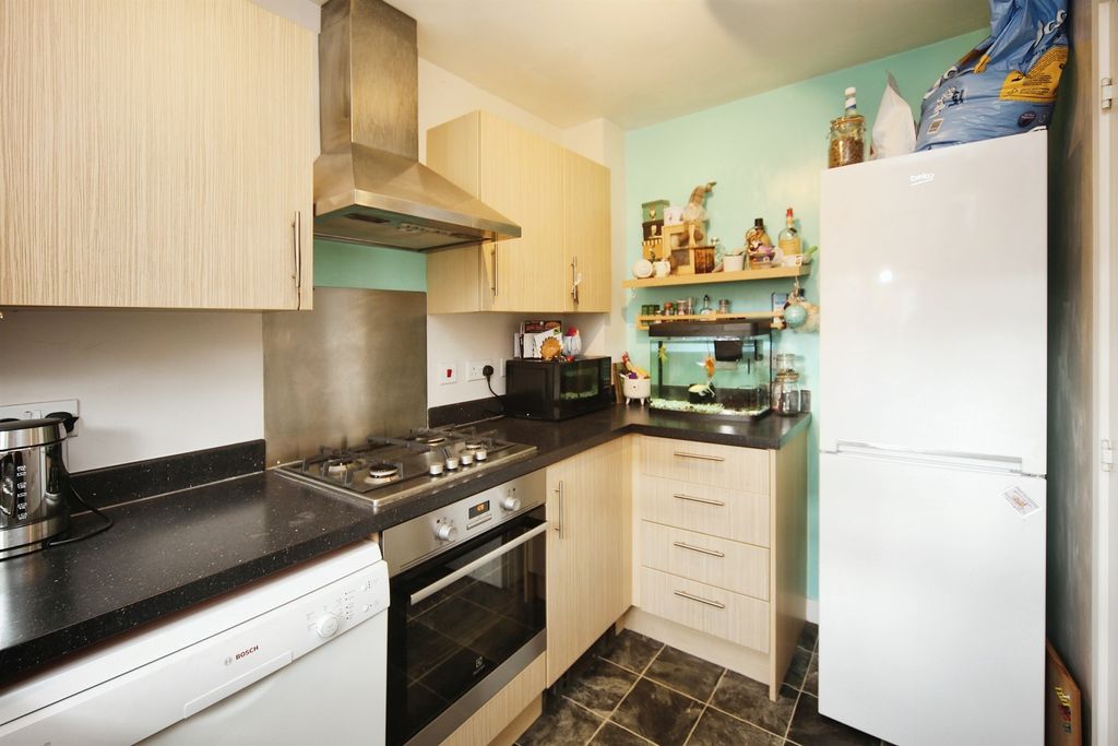 Property photo 3 of 14
