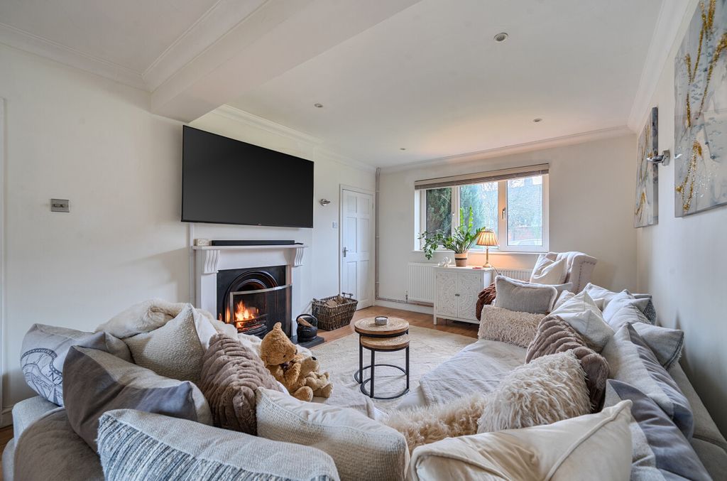 Property photo 2 of 14 1404745-7-6981F0B...