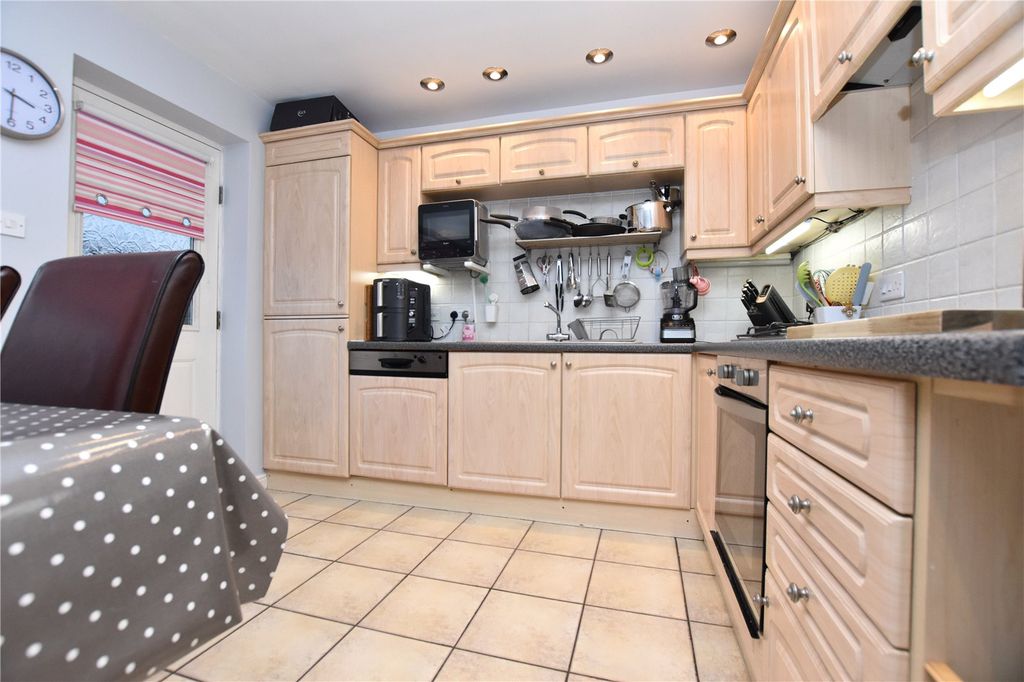 Property photo 3 of 21 Picture No. 28
