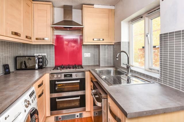 Property photo 2 of 11 Kitchen