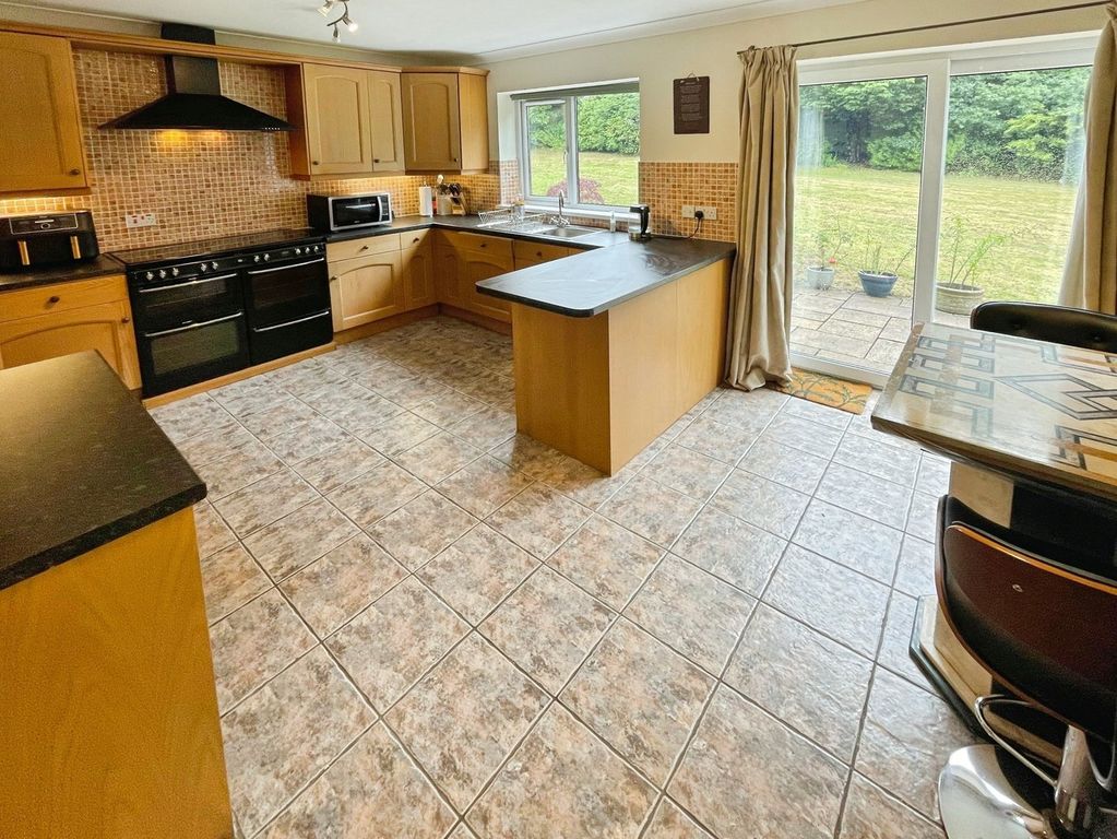 Property photo 2 of 25