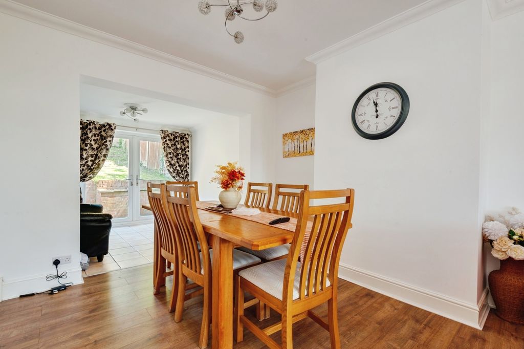 Property photo 3 of 20 Pbox-Img.Jpg