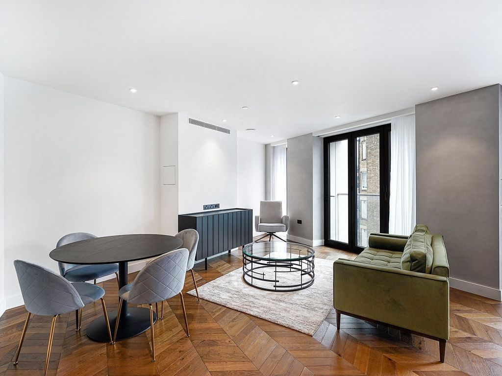 Property photo 3 of 18 Hexagon Apartments