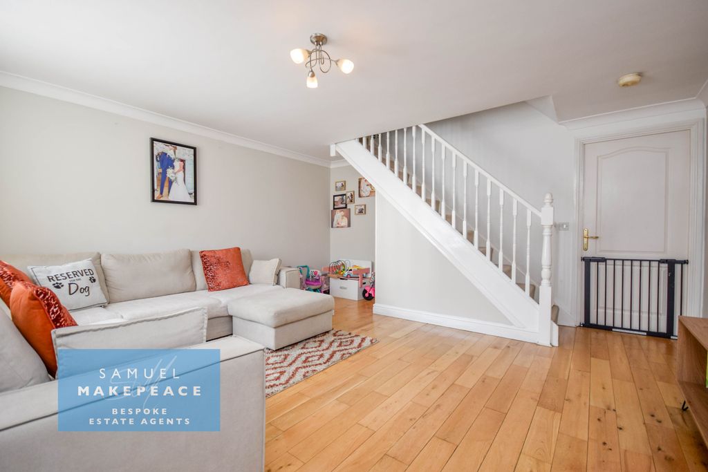 Property photo 2 of 18 Gallery