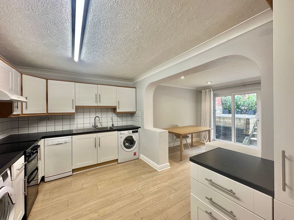 Property photo 3 of 14 Picture No. 02