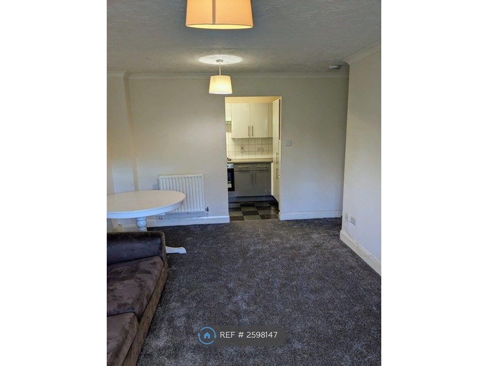 Property photo 1 of 9 Living Room