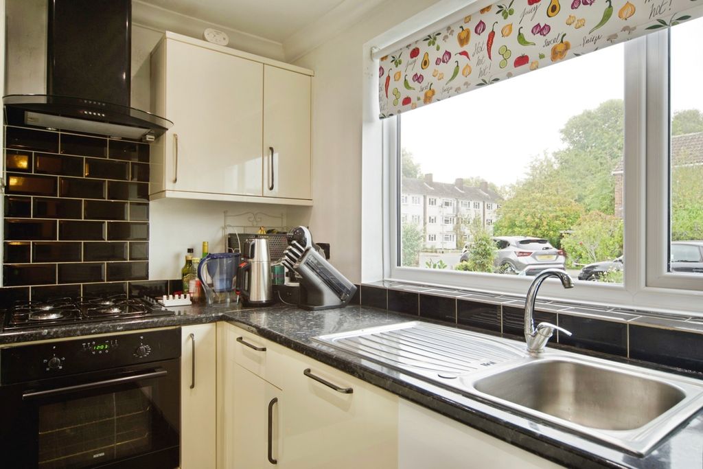 Property photo 3 of 17 Pbox-Img.Jpg