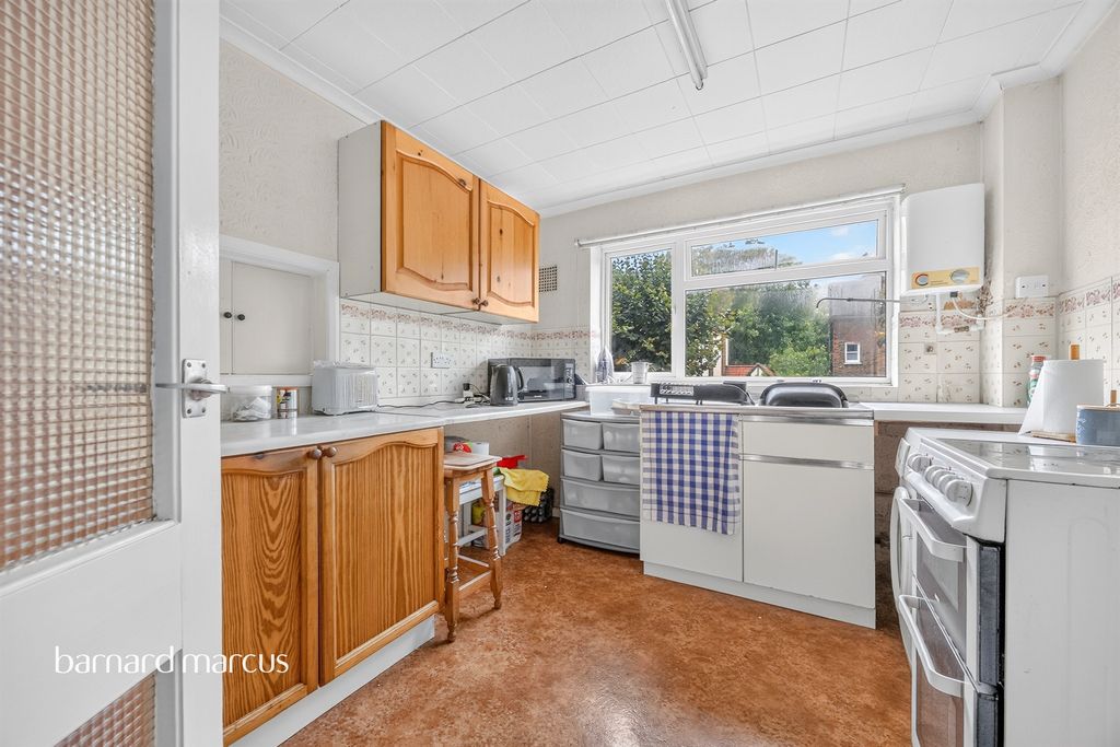 Property photo 2 of 21
