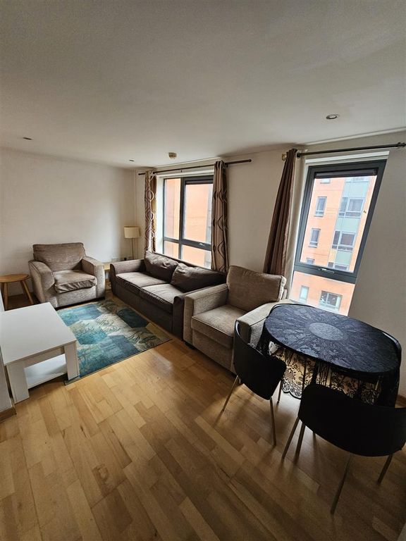 Property photo 2 of 12 Lounge