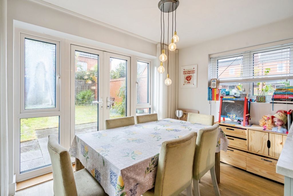 Property photo 2 of 17 Photo