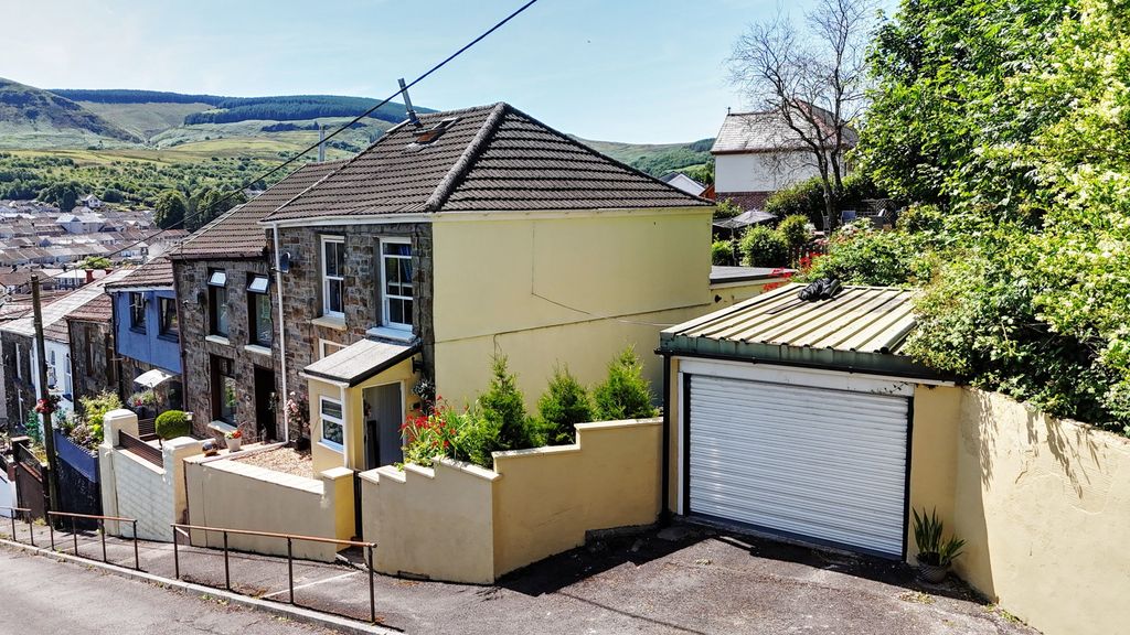 Property photo 1 of 27
