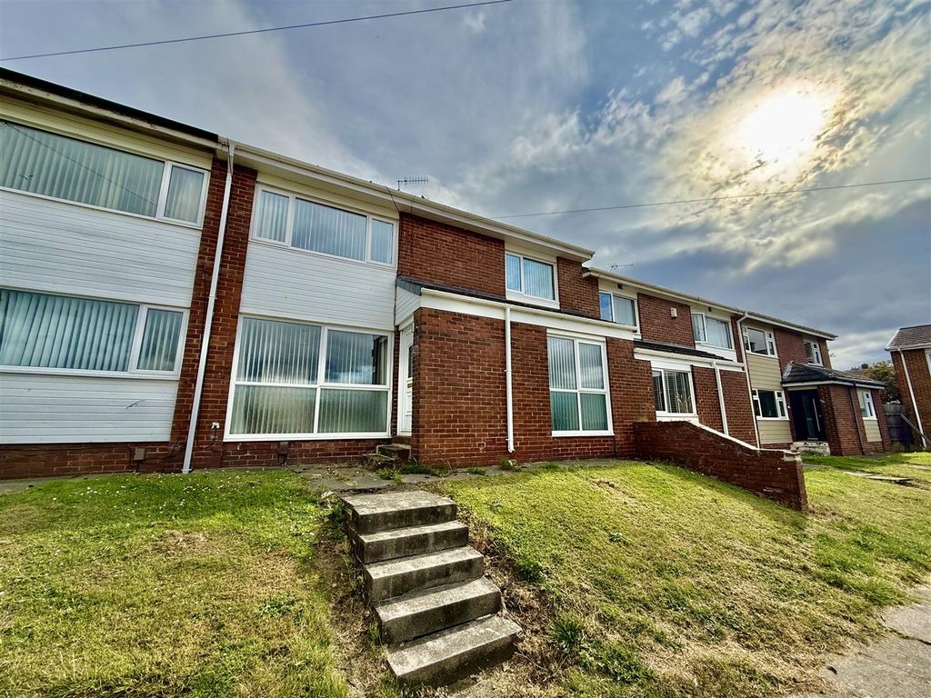 Property photo 1 of 12 External