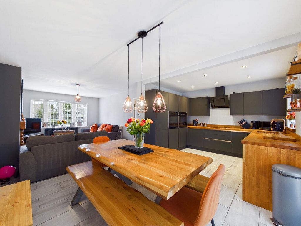 Property photo 2 of 12 Kitchen