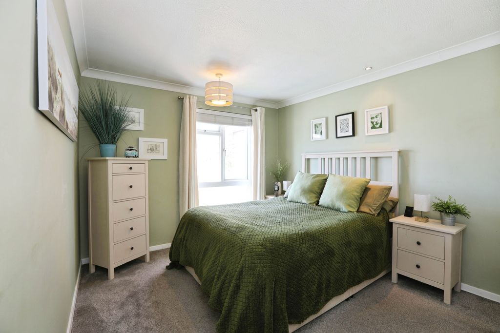 Additional image 8 of 3 bed semi-detached house for saleCorsletts Avenue, Horsham RH12