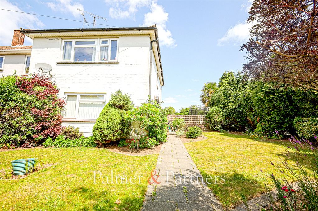 Property photo 1 of 9 External