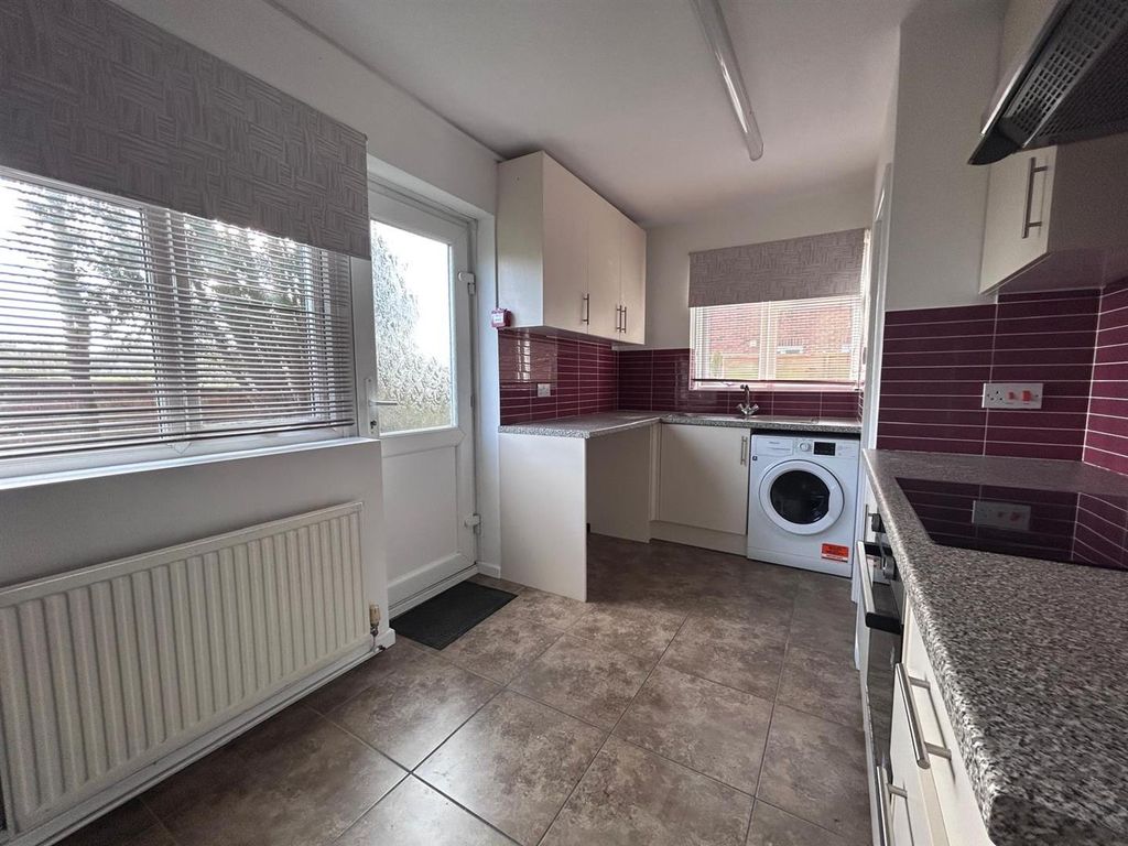 Property photo 3 of 13 19608888-536F-4809-9583-48107E3E4883.Jpg