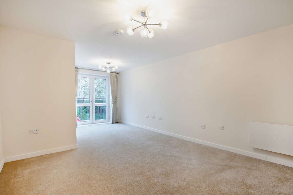 Property photo 1 of 13 Living Room
