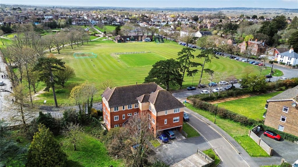 Property photo 1 of 12 Lifestyle