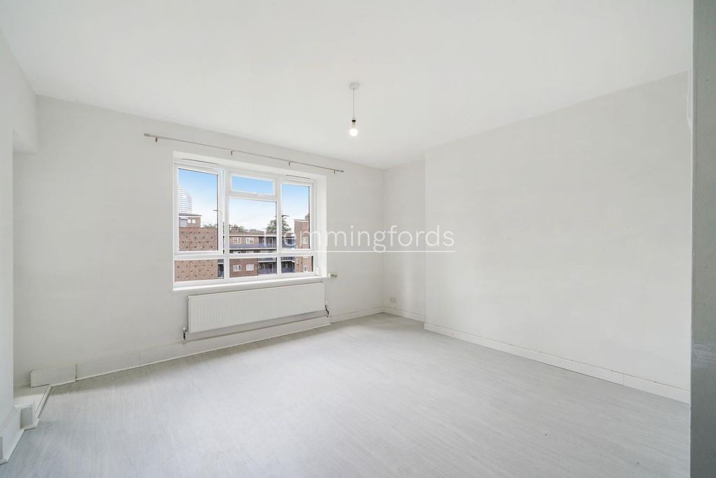 Property photo 3 of 16 Flat 22, Catherwood Court - Htb9Saqtkwsaaoqwyfaf.J