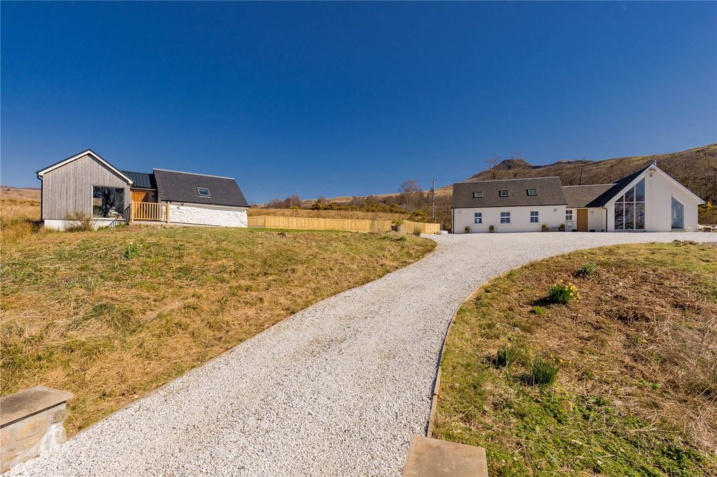 Property photo 2 of 31 Arrochymore Cottage