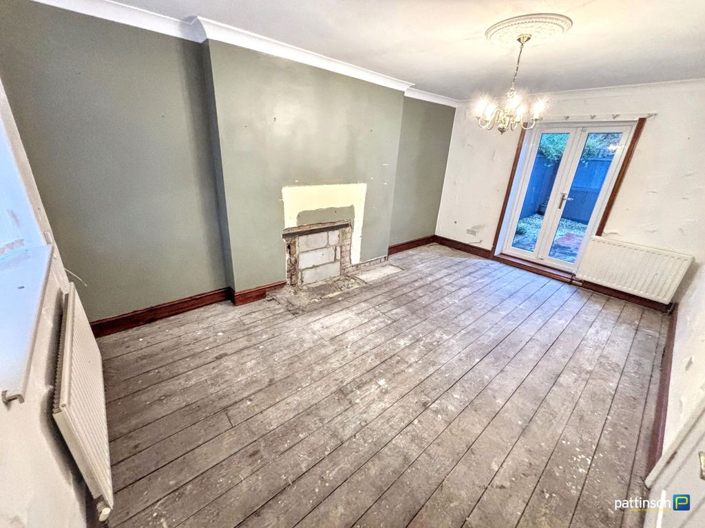 Property photo 2 of 23