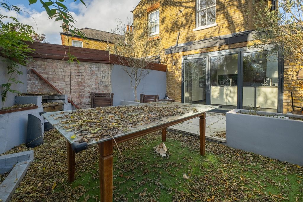 Property photo 3 of 14