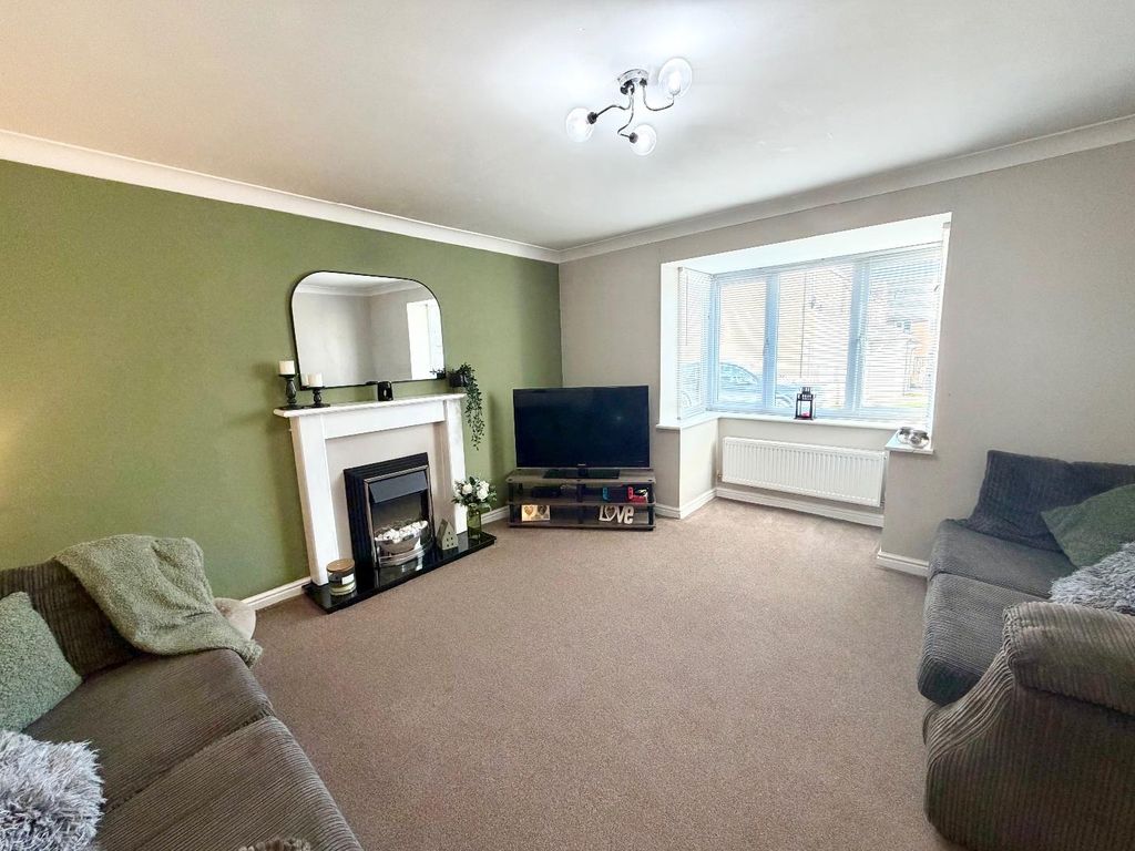 Property photo 2 of 14 Lounge