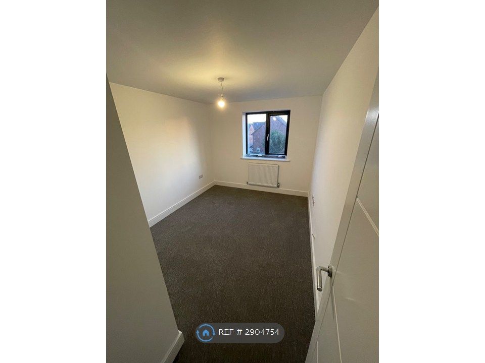 Property photo 3 of 6 Double Bedroom