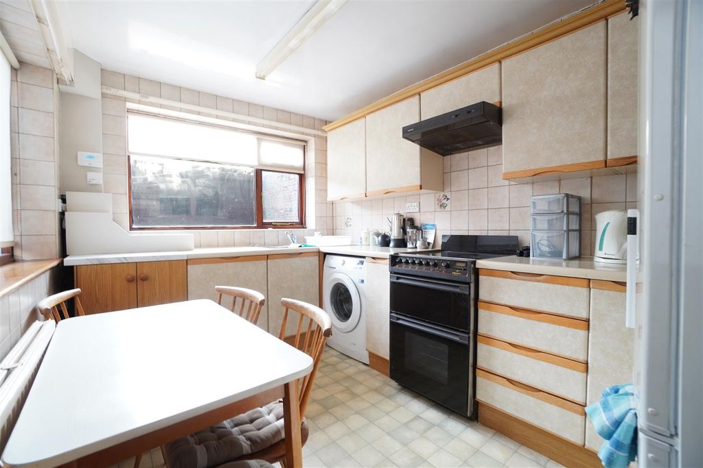 Property photo 2 of 12 E8F025Aa-5A45-430E-A8ba-Ec03B3632Efc.Jpg