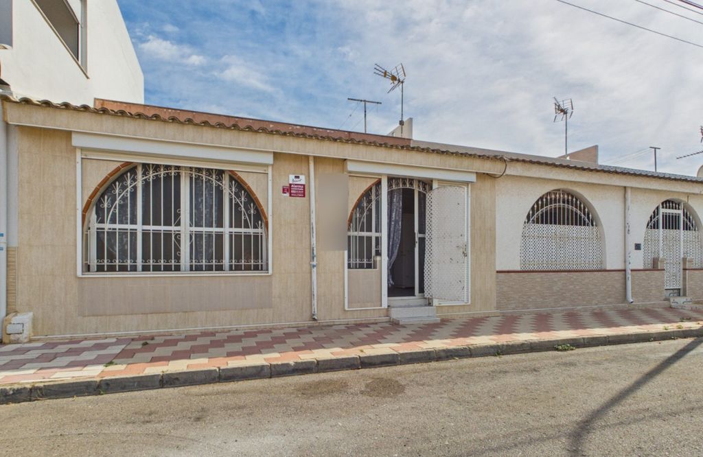 Property photo 1 of 33