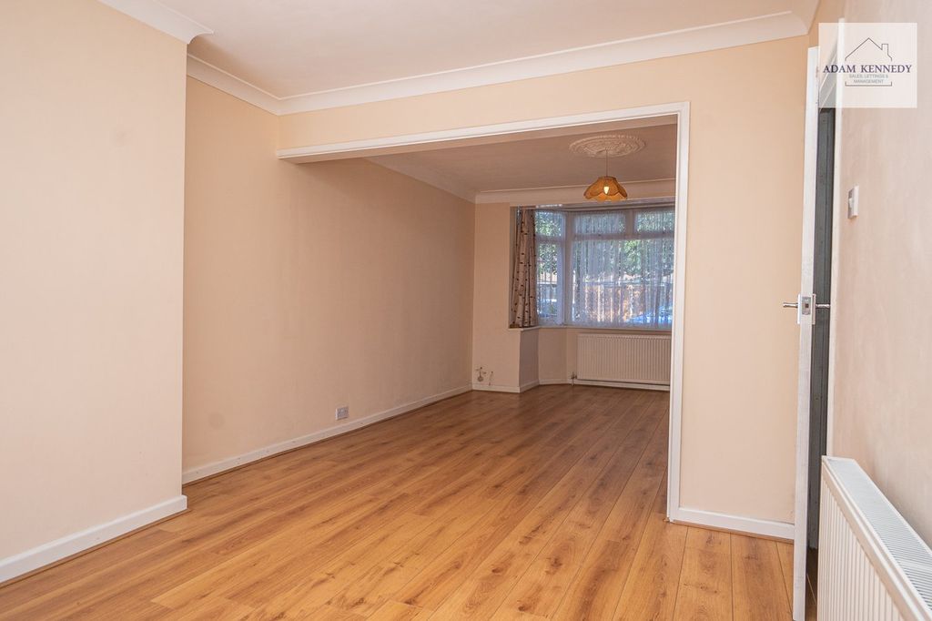 Property photo 3 of 31