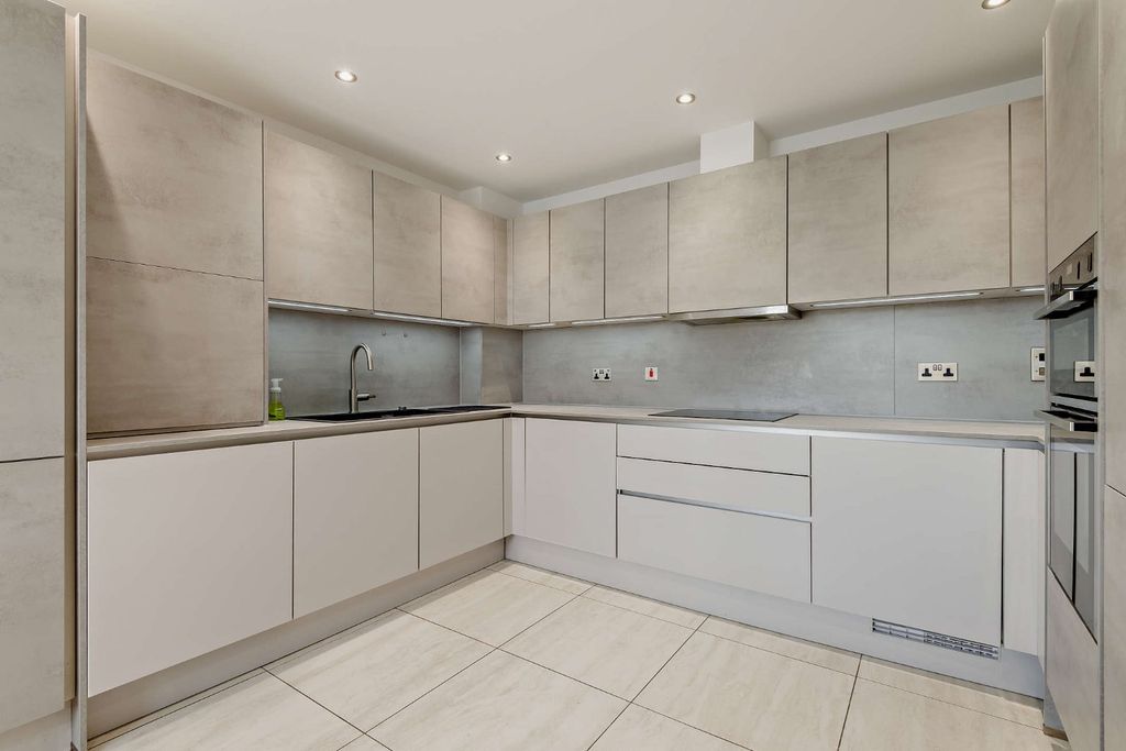 Property photo 2 of 12 2