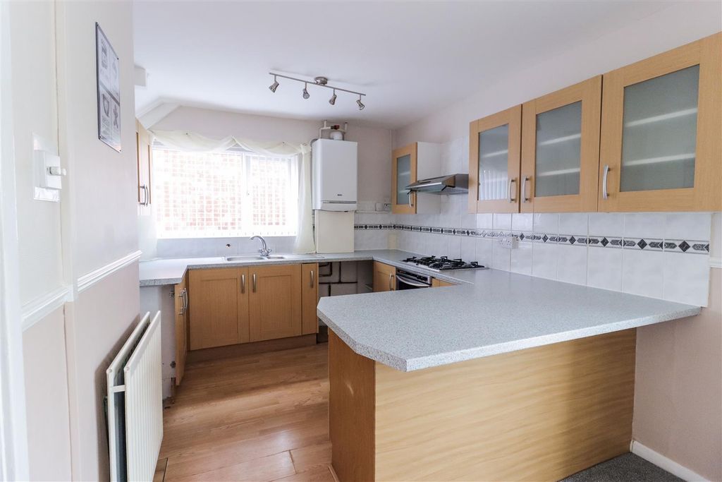 Property photo 3 of 11 Kitchen/Dining Room