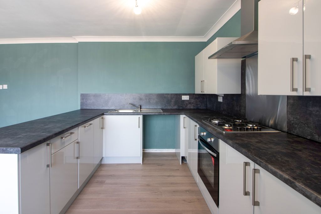 Property photo 2 of 9 64-Kitchen