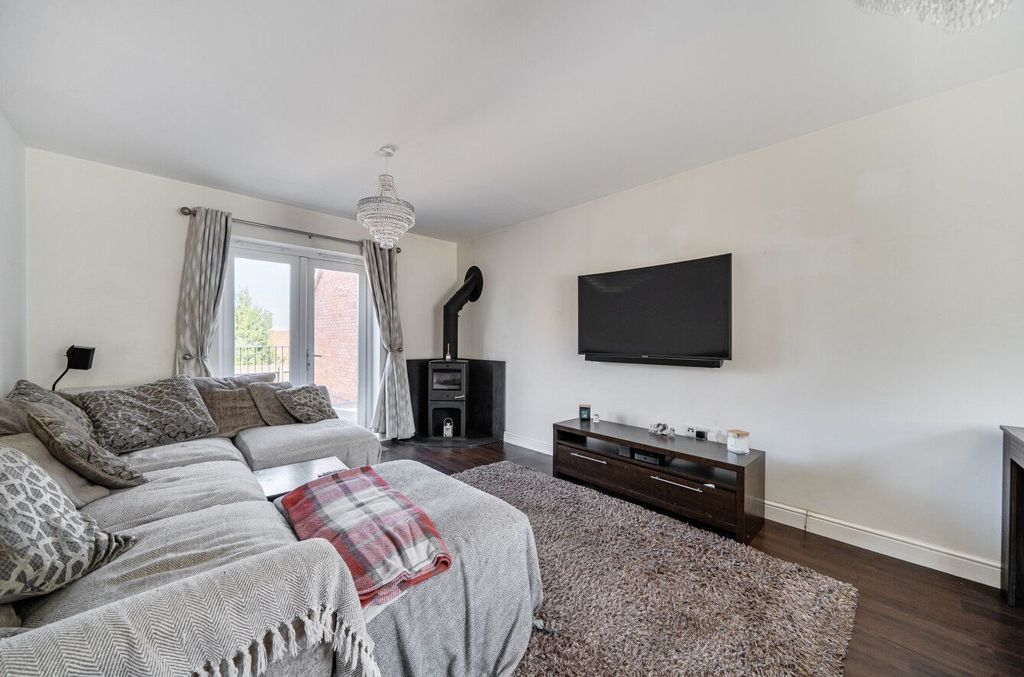 Property photo 2 of 17