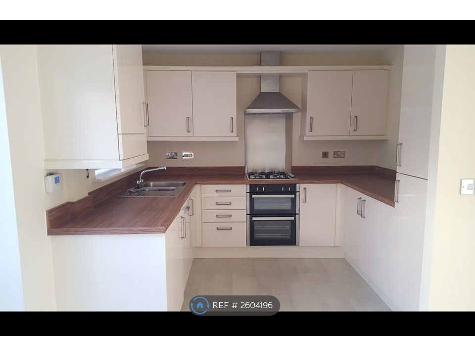 Property photo 3 of 12 Kitchen/Diner