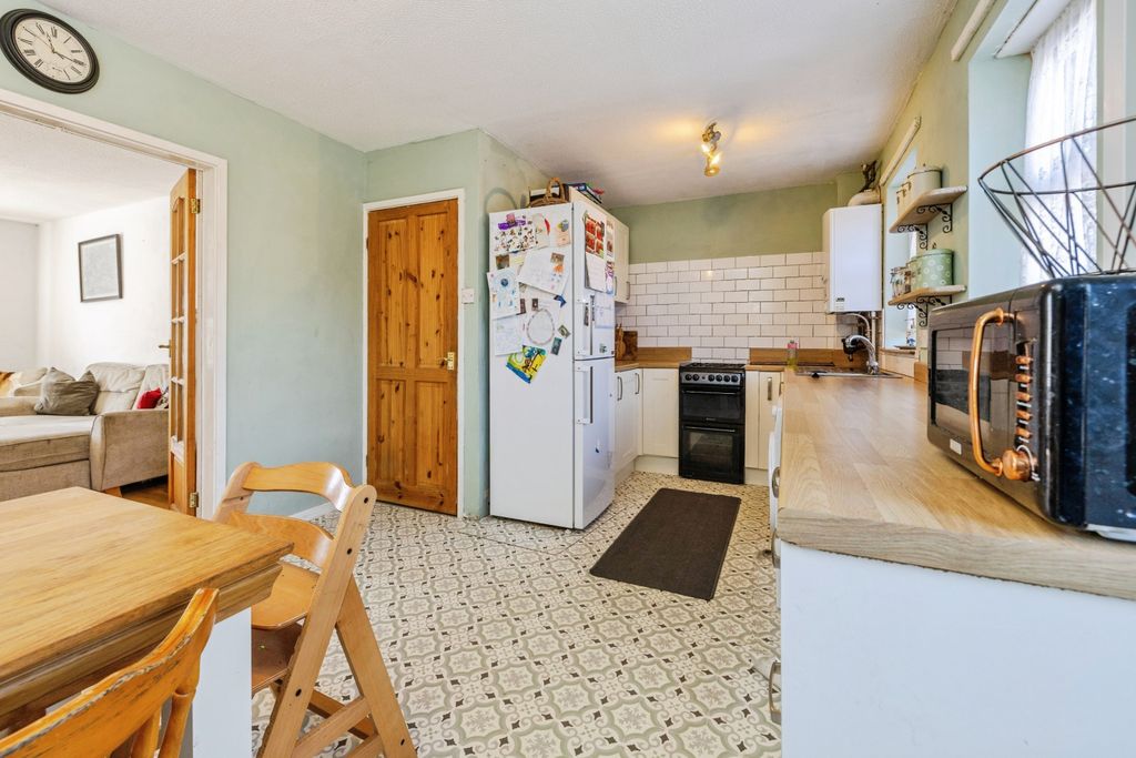 Property photo 2 of 12