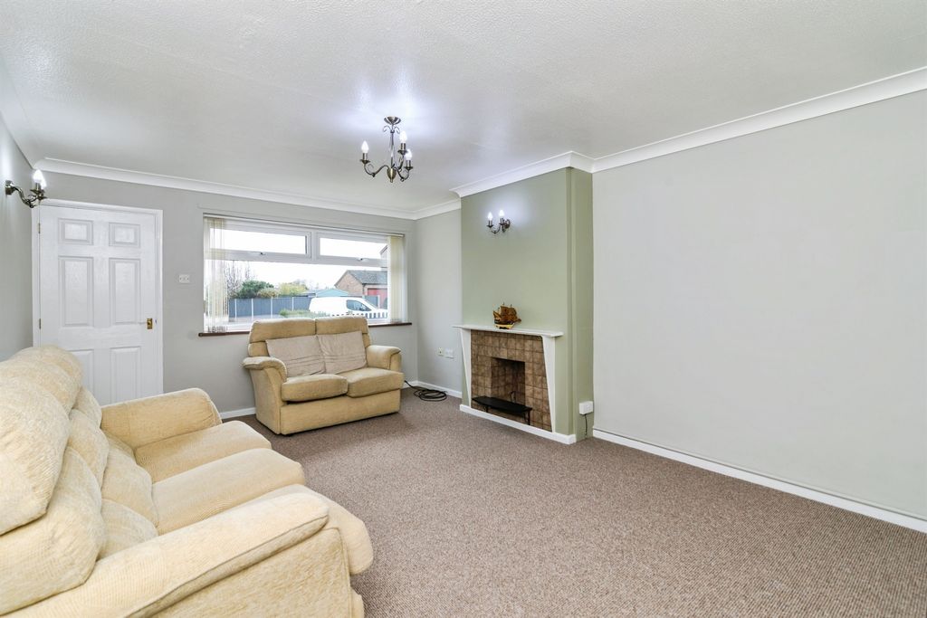 Property photo 2 of 20