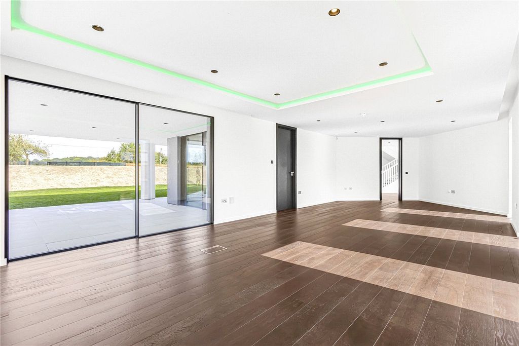 Additional image 12 of 6 bed detached house to rentRosebury Close, Goffs Oak, Waltham Cross, Hertfordshire EN7