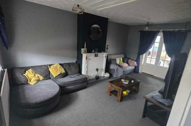 Property photo 2 of 9