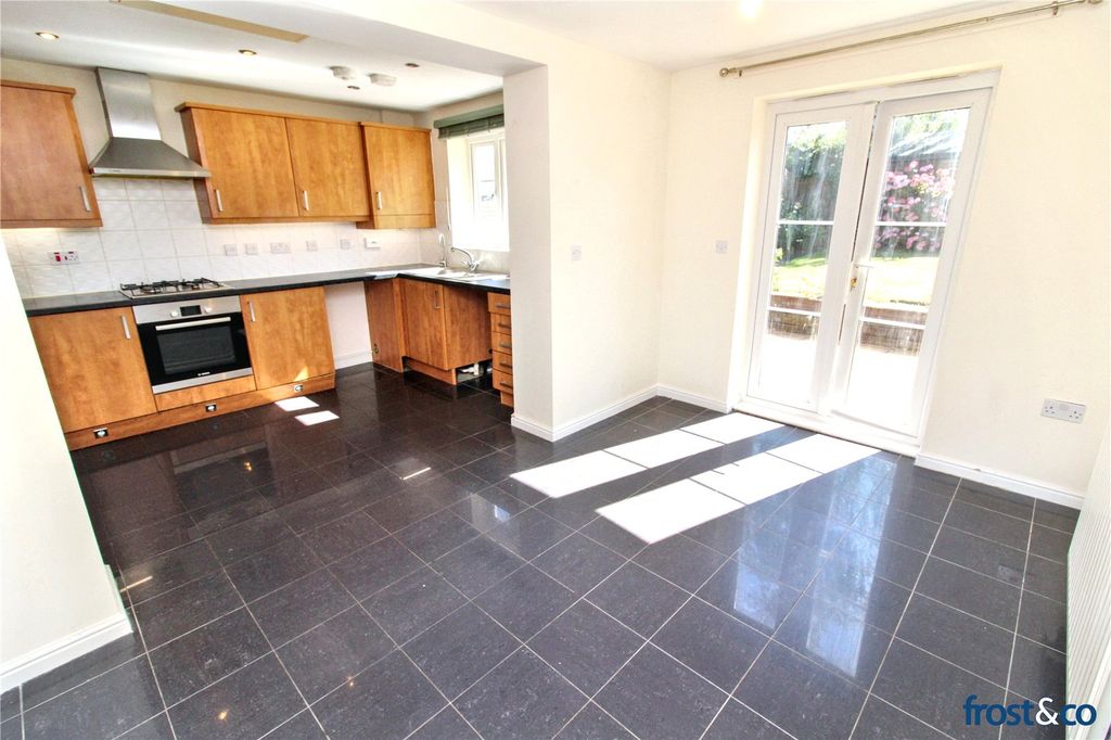 Property photo 3 of 20 Kitchen/Dining Room
